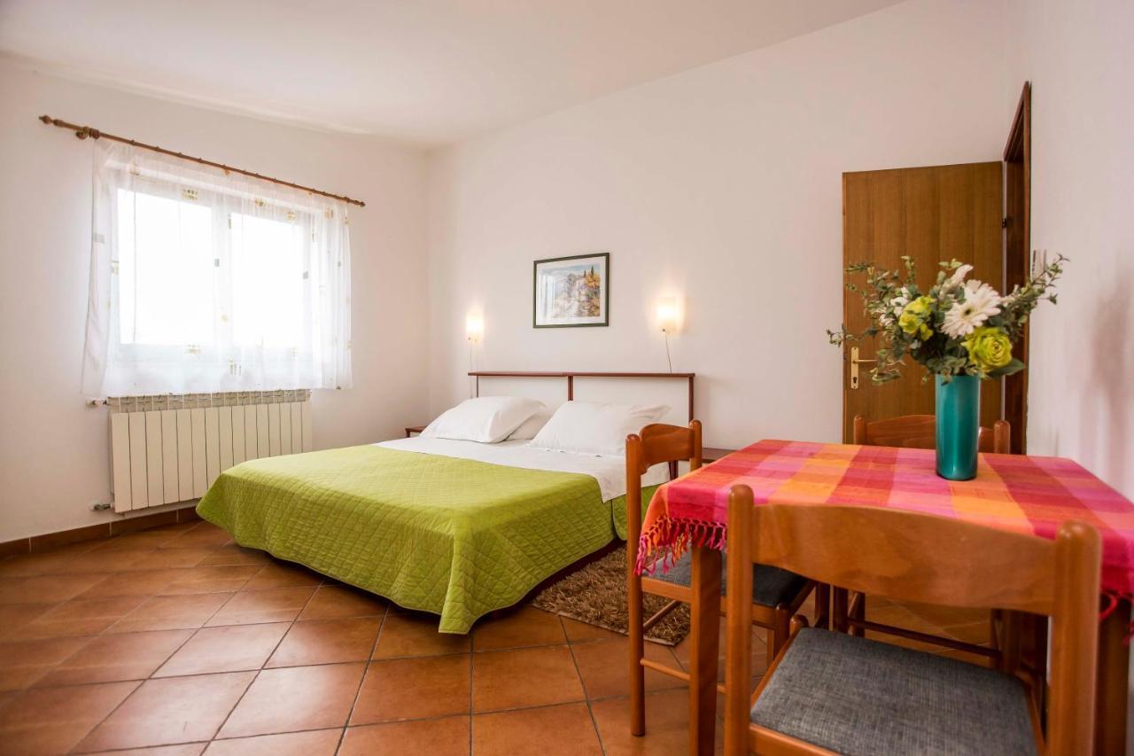 Apartments Romano Rovigno Esterno foto