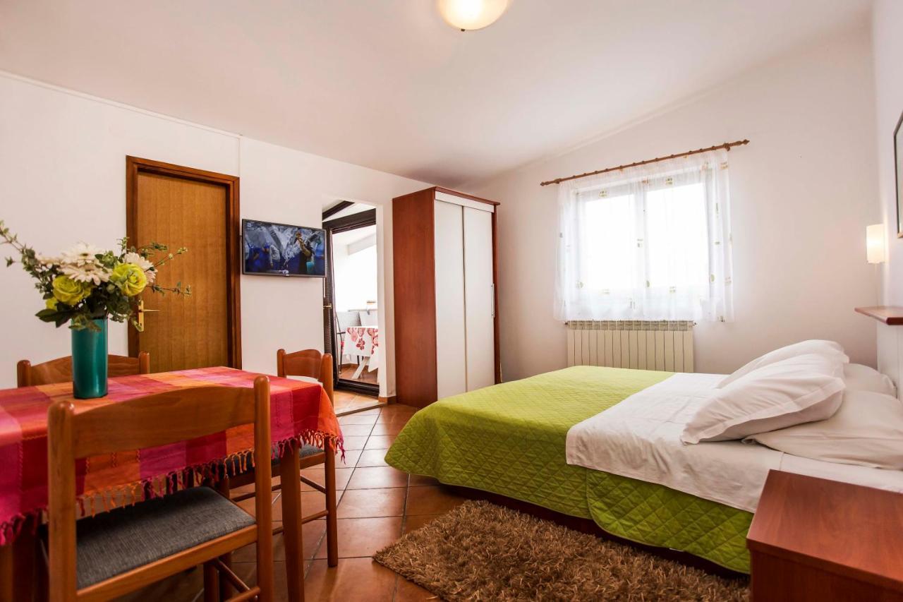 Apartments Romano Rovigno Esterno foto