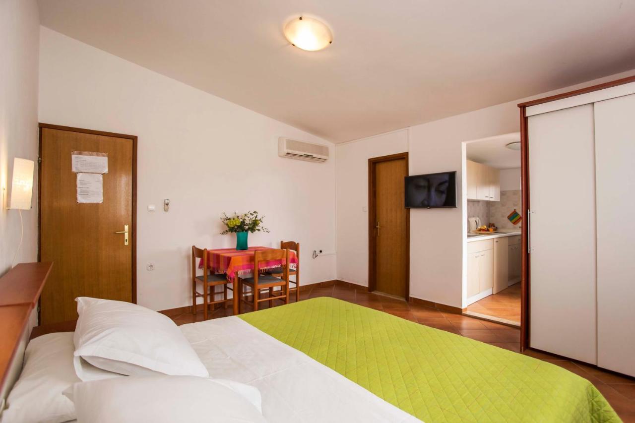 Apartments Romano Rovigno Esterno foto