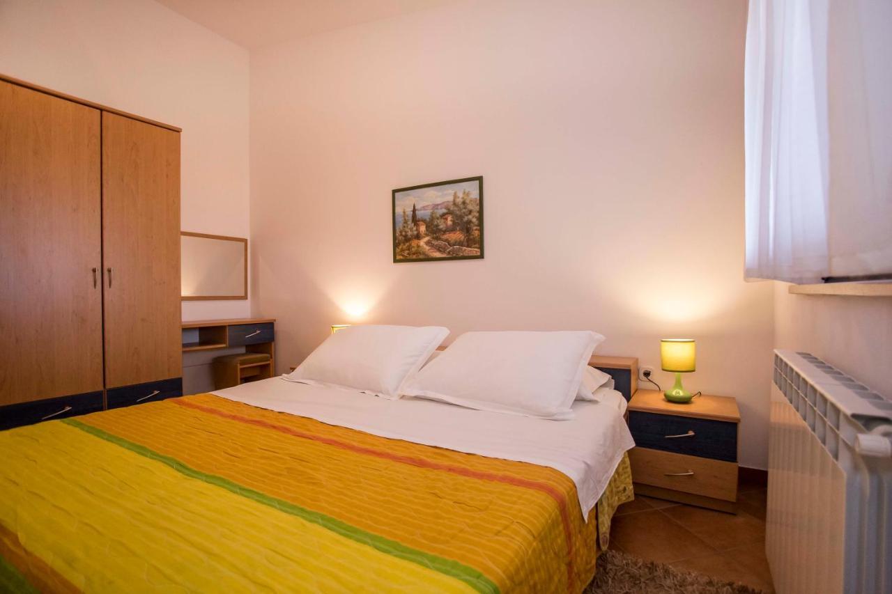 Apartments Romano Rovigno Esterno foto