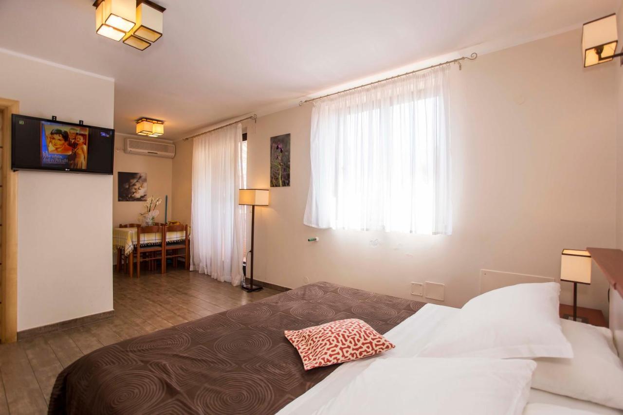 Apartments Romano Rovigno Esterno foto